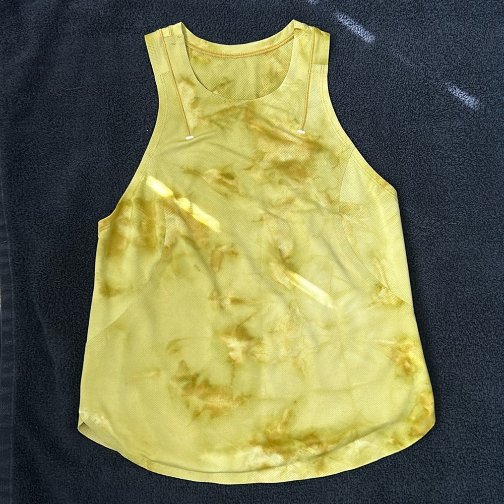 Size 2 muscle tank lululemon